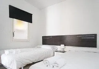 Rent4Days Sagrada Familia Apartments * Barcelona