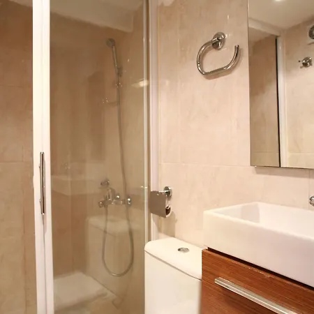 Rent4Days Sagrada Familia Apartments *