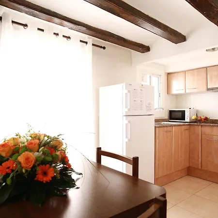 Rent4Days Sagrada Familia Apartments